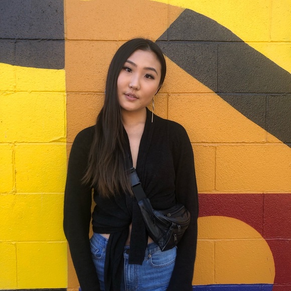 Meet your Posher, Jiwon - Picture 1 of 1